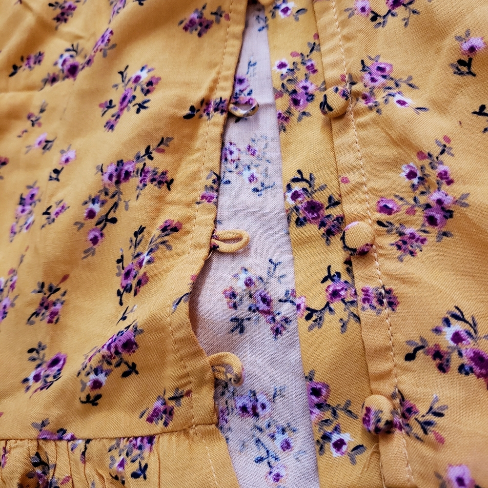 Floral top - Picture 2 of 4